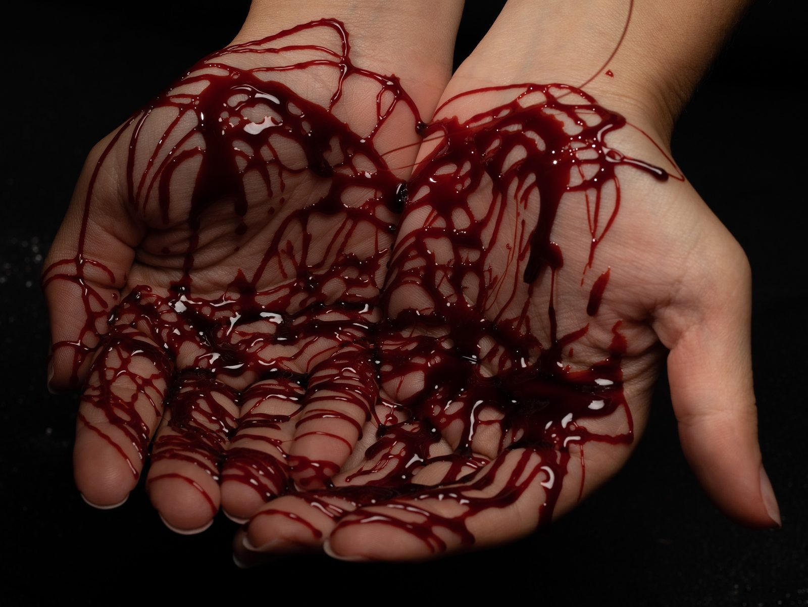 Aplicación de sangre artificial con tubo